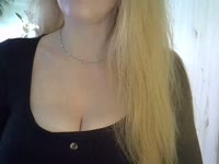 Geef je aan mij over
Je hoeft niet meer te denken
Ik zal voor je zorgen

Voor mij word je de perfecte slaaf
En zal ik je daar naar leiden
Voor ons en niemand anders
In veiligheid en diep vertrouwen

En ik zal je domineren
En ik zal je breken om je
daarna in liefde op te bouwen! ♥
Meesteres Kim