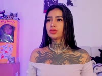 I am Alice full of energy and charisma, adorned with tattoos that tell stories. I love to immerse myself in fun and enjoy life to the fullest. If you are looking for a partner to share moments of passion, laughter and unforgettable adventures, we will probably make a good team!