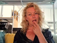 Ik ben een nymho ik wil 24 op 24 u seks ik ben altijd geil