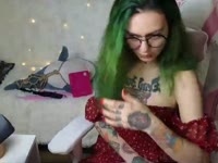 Hello. My name is Ginger. I not only work here, but I also dream of meeting my destiny ;)