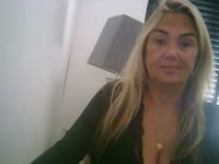 Charmant Sexy and very naughty So come and try me.