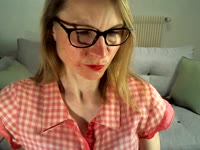 My name is Manon, and I just turned 40.
And since then, something has happened, like a turning point in my life.
I no longer see things the same way; I no longer accept what I