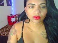 adoro provocar, te despir com prazer, adoro exibir meus peitos grandes, minha bunda grande e minha buceta... adoro conversar e te conhecer profundamente! Quero ser sua namoradinha e realizar seus desejos e fetiches....