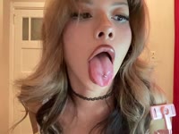 i am Jackeline and im crazy now come chat with me