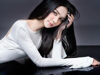 camslut showing tits AnnaErena