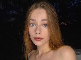 beautiful girlcam EmilliaFox