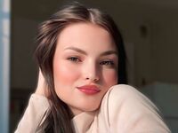 girl showing tits MaybelleBeuerle