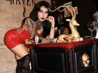 girl slave cam AlexHadid