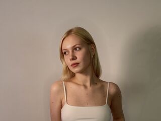 cam girl masturbating AishaNaeher