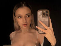 naked girl with webcam masturbating with dildo BertaVostal