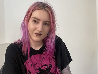 cam girl playing with sextoy BonnieRide