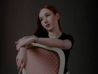 naked cam girl masturbating with vibrator CarleenZangari