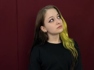 beautiful camgirl CatinaCantrell