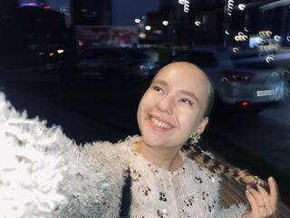 webcam babe chatroom CristinAuslander