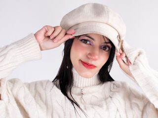 camgirl playing with vibrator DafneRivas