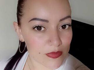 cam strip tease DinaCarls