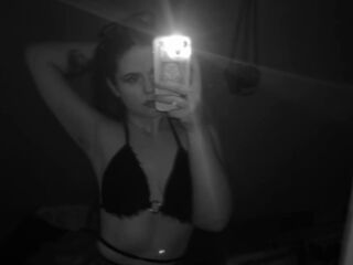 girl porn web cam DoloresHuesing