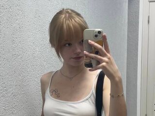 camgirl shaving pussy DonetteOkada