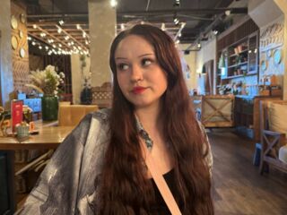 hot camslut EmilyGreek
