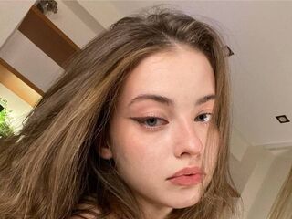 naked camgirl masturbating with vibrator JanetFimbrez