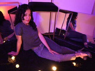 naked girl with live cam masturbating KyaraLux