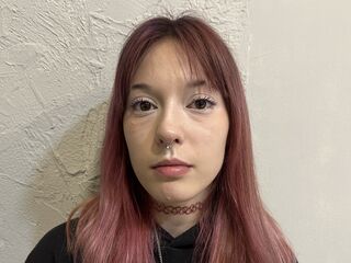 topless webcamgirl LaraWils