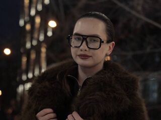 beautiful girl webcam LatanyaDunkley