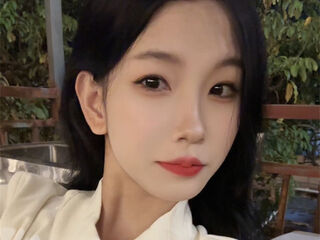 hot webcam video LianaWuy