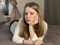 cam babe LilianHoward