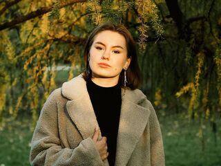 topless girl LinnDegnan