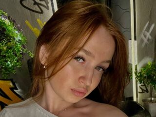camgirl playing with sextoy MaireKraebel