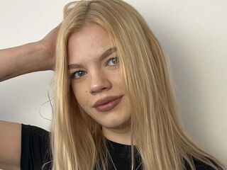 shaved pussy webcam MariaTownsen