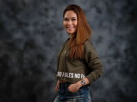 camgirl playing with vibrator Marsal