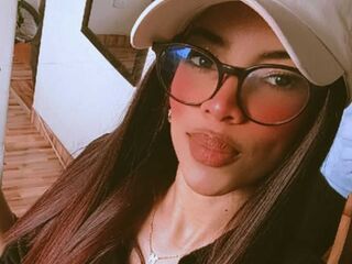 naked camgirl MeliRivers