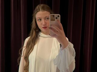 webcam chatroom MeridethYaffe