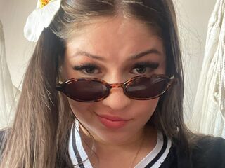 hot camwhore MiaCelezte