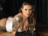 naked cam girl photo MiaSalles