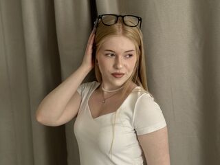 camslut NikkiByous