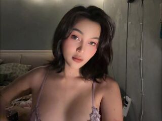 webcam strip tease show OlaYasami