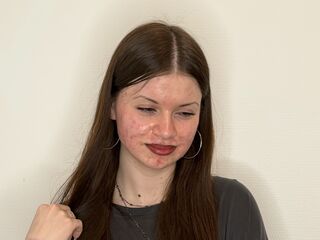 camwhore masturbating with vibrator RochelCurtice