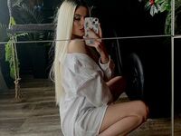 fingering girl cam picture Selenadazy