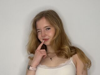 webcamgirl chat room SheridanHourani