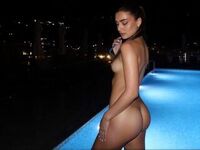 girl topless ThaliaGudgel