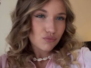 nude gamgirl ThomasineKemery